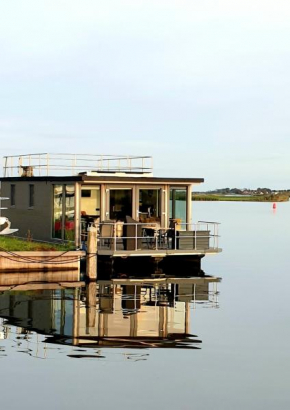 Houseboat Isola